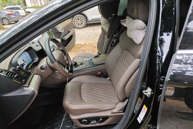 Used BYD Han 2023 DM-i Champion Edition 121KM Prestige Model Left Front Seat