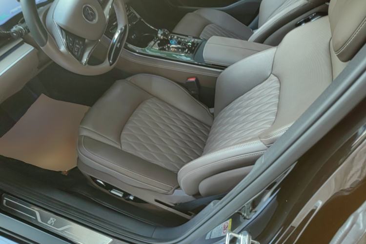 Used BYD Han 2023 DM-i Champion Edition 200KM Premium Model Left Front Seat