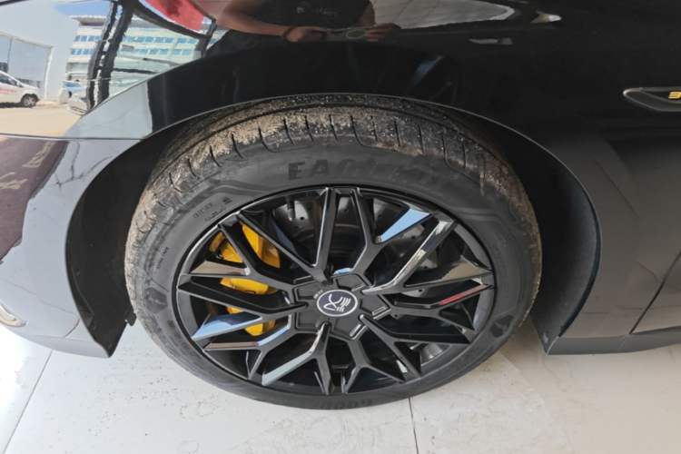 Used BYD Han 2023 DM-p War God Edition Left Front Wheel Hub