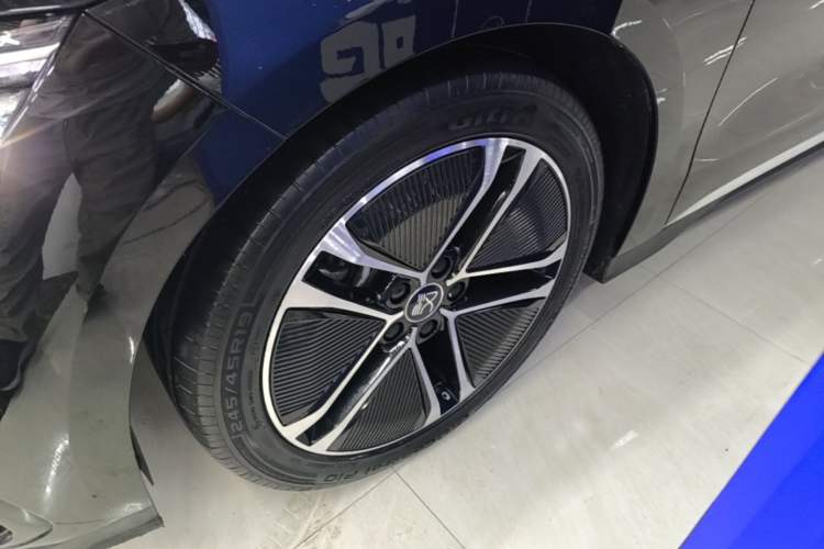 Used BYD Han 2023 EV Champion Edition 605KM Front-Drive Premium Model Left Front Wheel Hub
