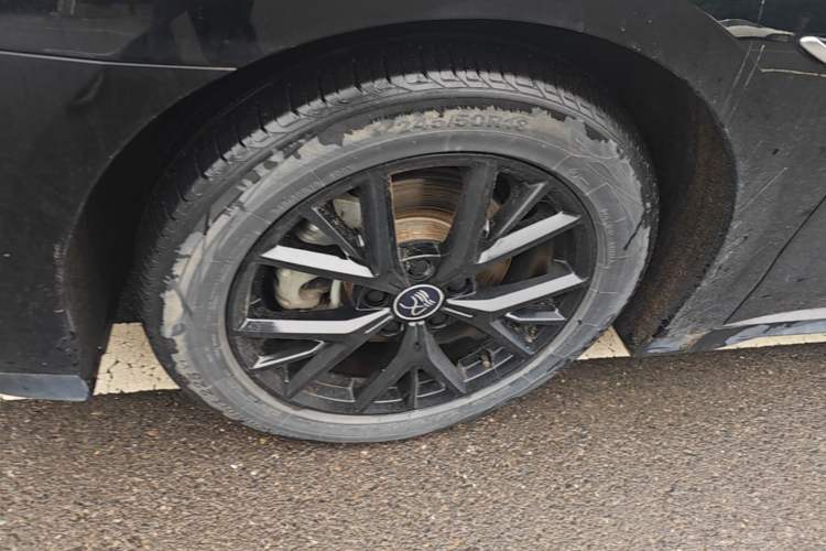 Used BYD Han 2023 DM-i Champion Edition 121KM Prestige Model Left Front Wheel Hub