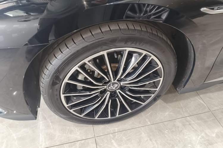 Used BYD Han 2023 DM-i Champion Edition 121KM Prestige Model Left Front Wheel Hub