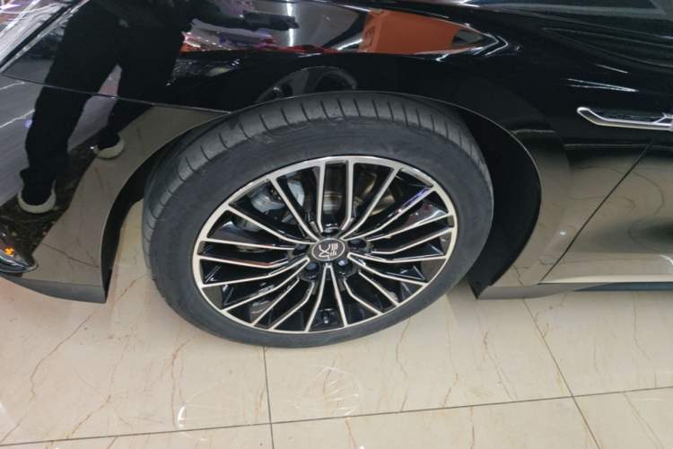 Used BYD Han 2023 DM-i Champion Edition 121KM Prestige Model Left Front Wheel Hub