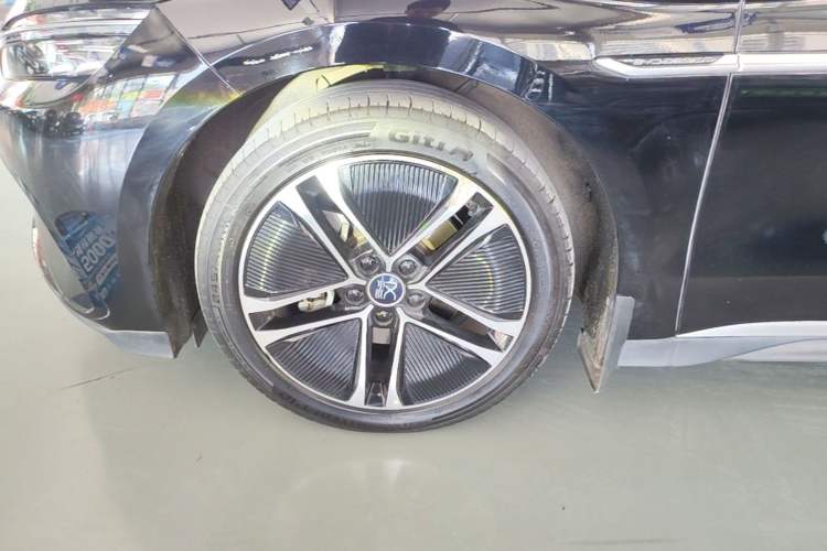 Used BYD Han 2023 EV Champion Edition 605KM Front-Drive Premium Model Left Front Wheel Hub
