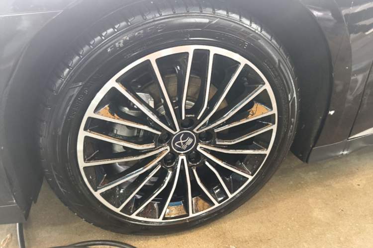 Used BYD Han 2023 DM-i Champion Edition 121KM Prestige Model Left Front Wheel Hub