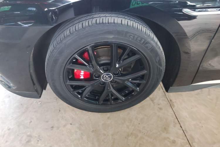 Used BYD Han 2023 DM-i Champion Edition 121KM Prestige Model Left Front Wheel Hub