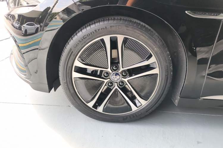 Used BYD Han 2023 EV Champion Edition 605KM Front-Drive Premium Model Left Front Wheel Hub