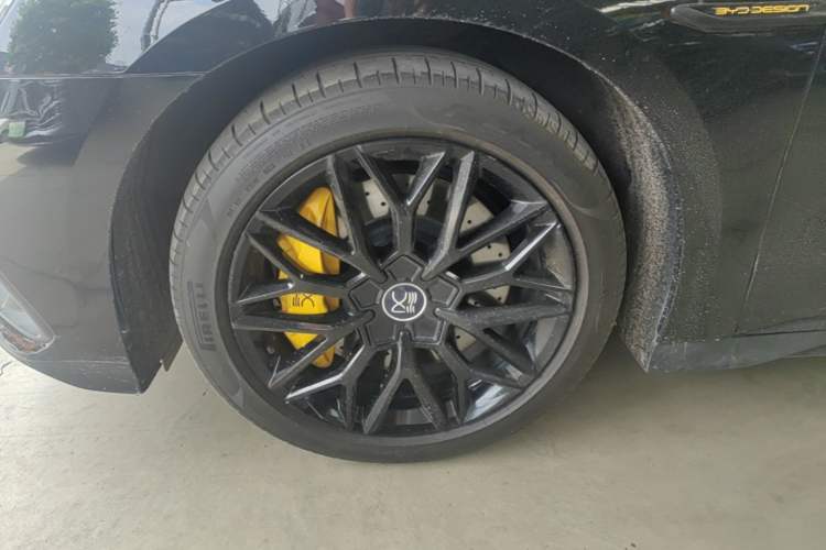 Used BYD Han 2023 DM-p War God Edition Left Front Wheel Hub