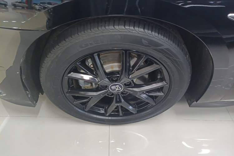 Used BYD Han 2023 DM-i Champion Edition 121KM Prestige Model Left Front Wheel Hub