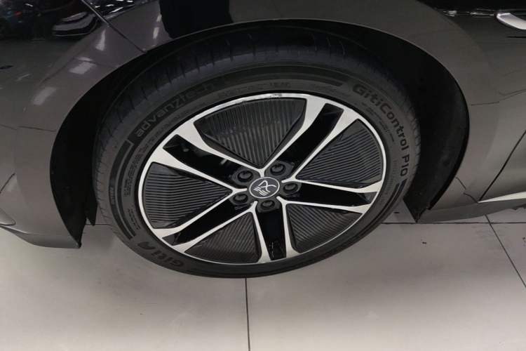 Used BYD Han 2023 EV Champion Edition 605KM Front-Drive Premium Model Left Front Wheel Hub