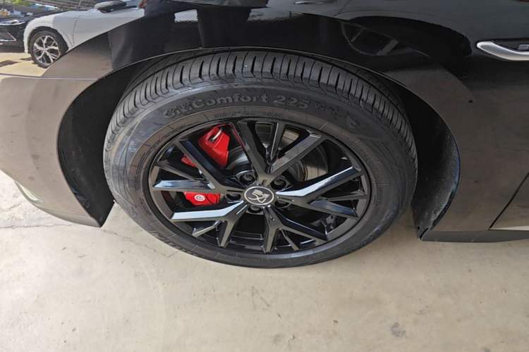 Used BYD Han 2023 DM-i Champion Edition 121KM Prestige Model Left Front Wheel Hub