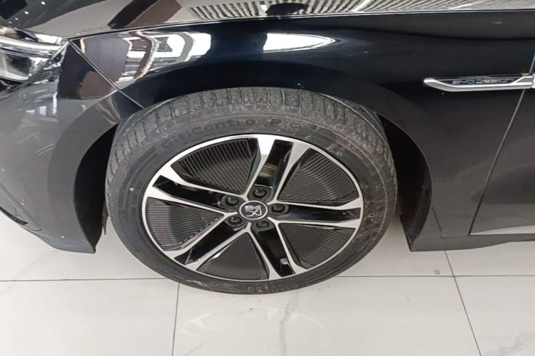 Used BYD Han 2023 EV Champion Edition 605KM Front-Drive Premium Model Left Front Wheel Hub