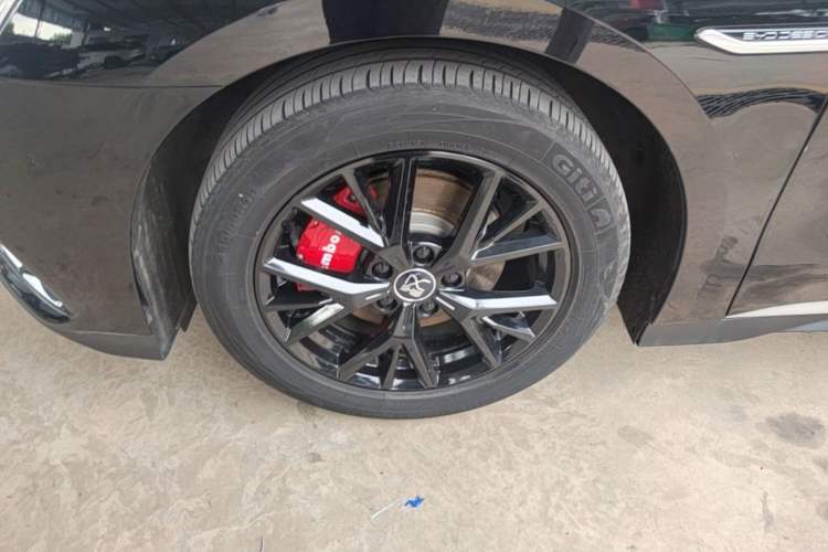Used BYD Han 2023 DM-i Champion Edition 121KM Prestige Model Left Front Wheel Hub