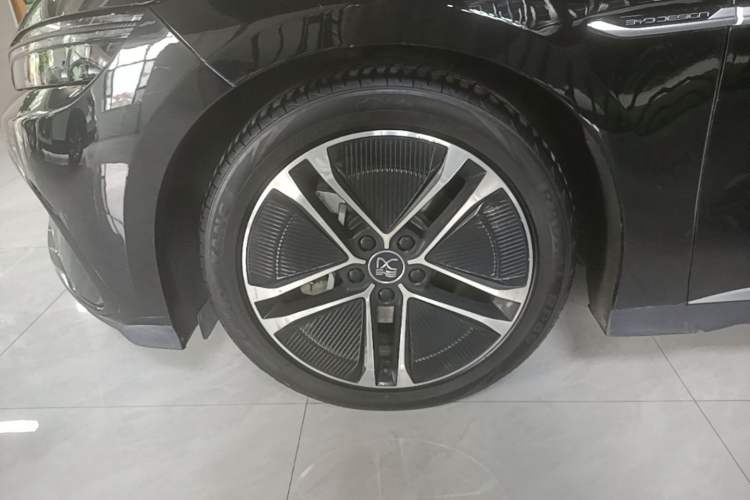 Used BYD Han 2023 EV Champion Edition 605KM Front-Drive Premium Model Left Front Wheel Hub
