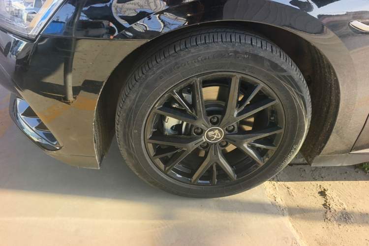 Used BYD Han 2023 DM-i Champion Edition 121KM Prestige Model Left Front Wheel Hub