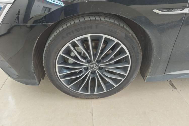 Used BYD Han 2023 DM-i Champion Edition 121KM Prestige Model Left Front Wheel Hub