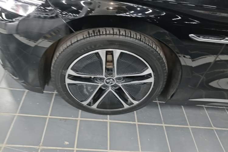 Used BYD Han 2023 EV Champion Edition 605KM Front-Drive Premium Model Left Front Wheel Hub