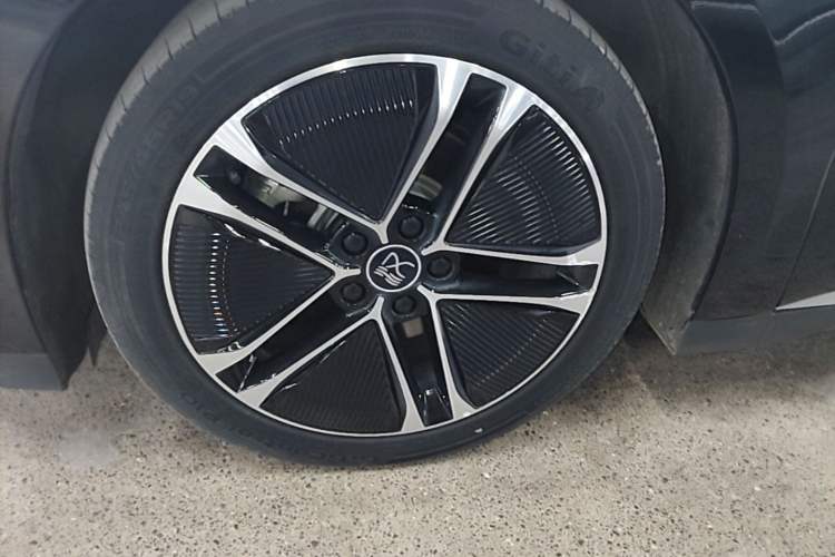 Used BYD Han 2023 EV Champion Edition 605KM Front-Drive Premium Model Left Front Wheel Hub
