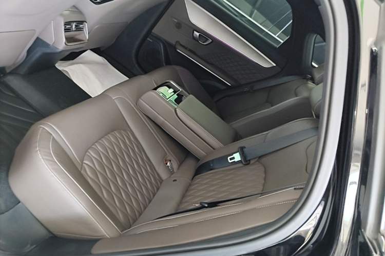 Used BYD Han 2023 EV Champion Edition 605KM Front-Drive Premium Model Left Rear Seat