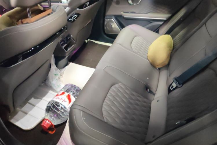 Used BYD Han 2023 DM-i Champion Edition 121KM Prestige Model Left Rear Seat
