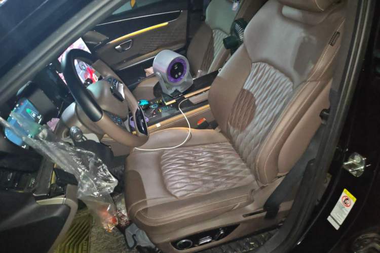 Used BYD Han 2023 EV Champion Edition 605KM Front-Drive Premium Model Left Rear Seat