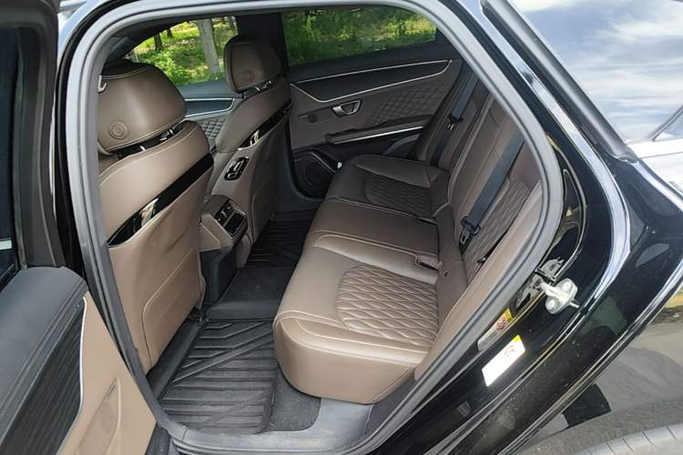 Used BYD Han 2023 DM-i Champion Edition 121KM Prestige Model Left Rear Seat
