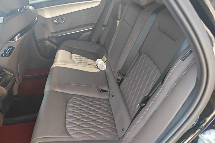 Used BYD Han 2023 EV Champion Edition 605KM Front-Drive Premium Model Left Rear Seat