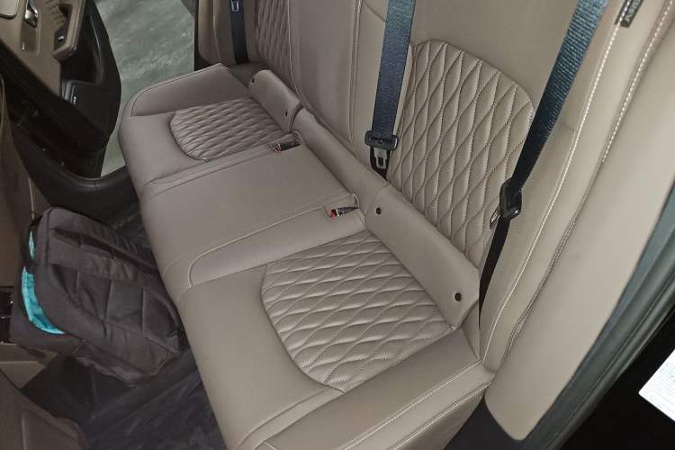 Used BYD Han 2023 DM-i Champion Edition 121KM Prestige Model Left Rear Seat