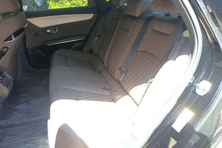 Used BYD Han 2023 EV Champion Edition 605KM Front-Drive Premium Model Left Rear Seat