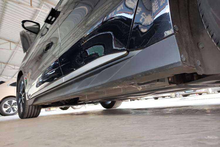 Used BYD Han 2023 DM-i Champion Edition 121KM Prestige Model Left Side Sill