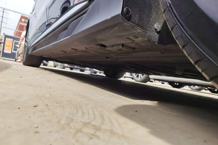 Used BYD Han 2023 EV Champion Edition 605KM Front-Drive Premium Model Left Side Sill