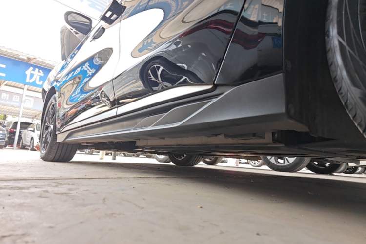 Used BYD Han 2023 DM-i Champion Edition 121KM Prestige Model Left Side Sill