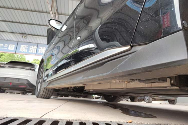 Used BYD Han 2023 DM-i Champion Edition 121KM Prestige Model Left Side Sill