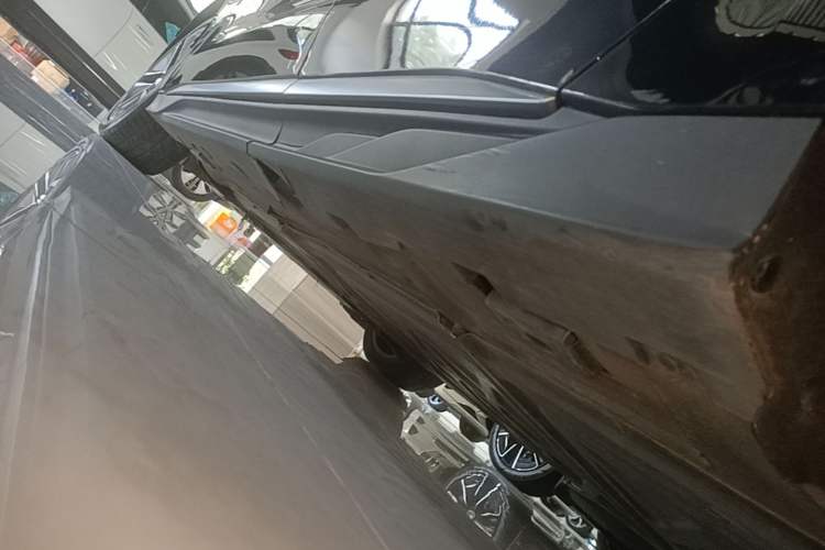 Used BYD Han 2023 EV Champion Edition 605KM Front-Drive Premium Model Left Side Sill