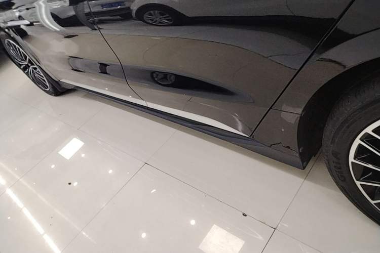 Used BYD Han 2023 EV Champion Edition 506KM Front-Wheel-Drive Premium Model Left Side Sill