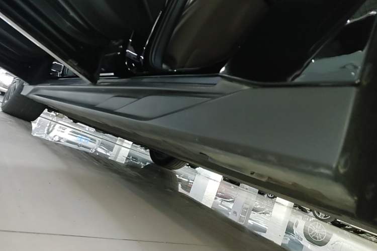 Used BYD Han 2023 EV Champion Edition 506KM Front-Wheel-Drive Premium Model Left Side Sill