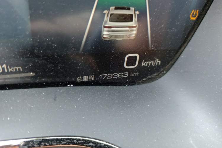 Used BYD Han 2023 EV Champion Edition 506KM Front-Wheel-Drive Premium Model Odometer Close Up