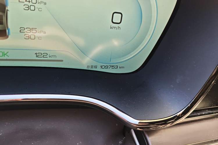 Used BYD Han 2023 EV Champion Edition 506KM Front-Wheel-Drive Premium Model Odometer Close Up