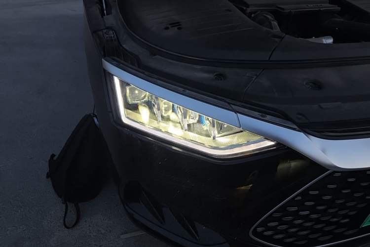 Used BYD Han 2023 DM-i Champion Edition 121KM Prestige Model Right Front Headlight
