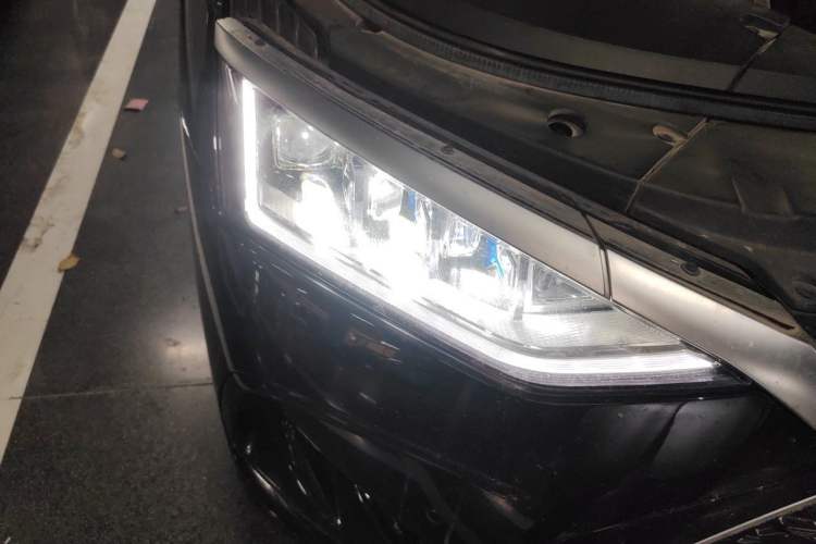 Used BYD Han 2023 DM-i Champion Edition 121KM Prestige Model Right Front Headlight