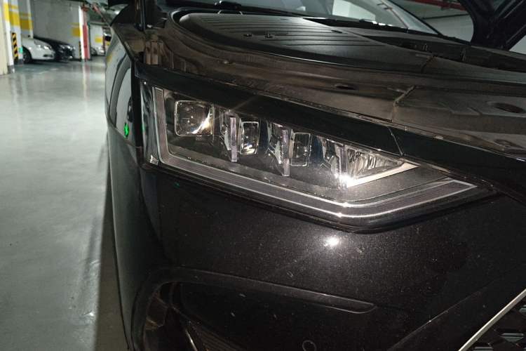 Used BYD Han 2023 DM-i Champion Edition 121KM Prestige Model Right Front Headlight