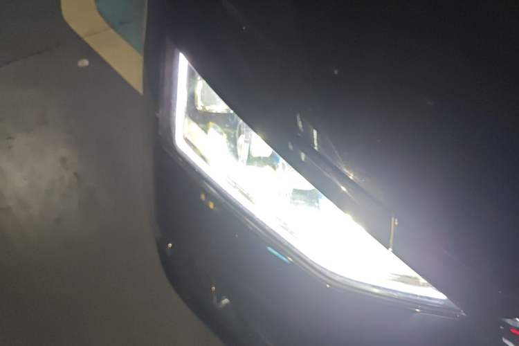 Used BYD Han 2023 DM-i Champion Edition 121KM Prestige Model Right Front Headlight