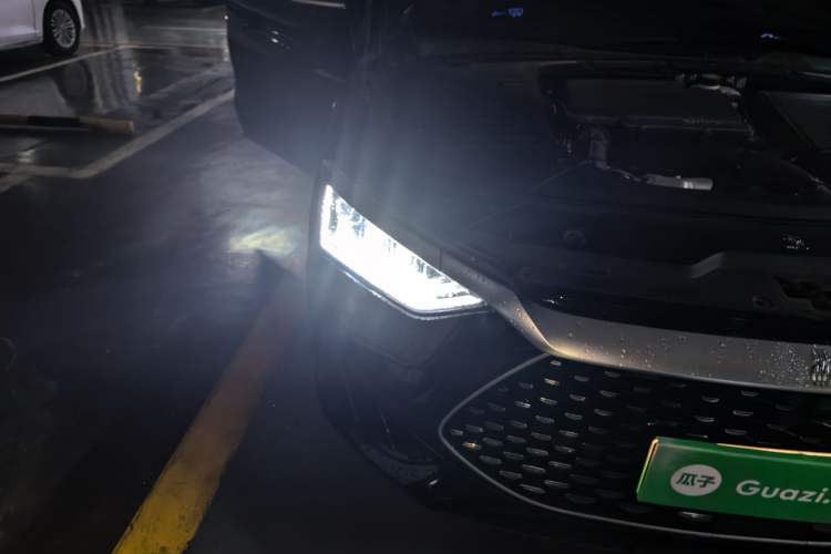 Used BYD Han 2023 DM-i Champion Edition 121KM Prestige Model Right Front Headlight