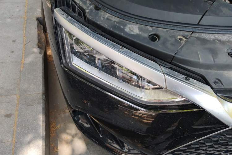 Used BYD Han 2023 DM-i Champion Edition 121KM Prestige Model Right Front Headlight