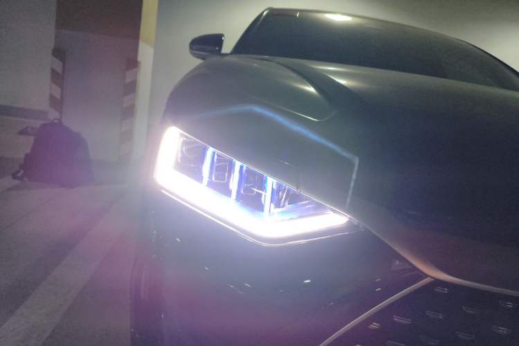 Used BYD Han 2023 DM-i Champion Edition 121KM Prestige Model Right Front Headlight