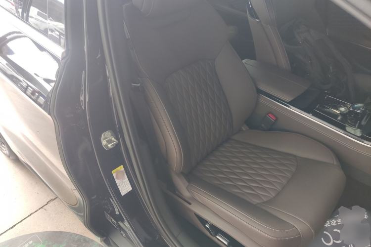 Used BYD Han 2023 DM-i Champion Edition 121KM Prestige Model Right Front Seat
