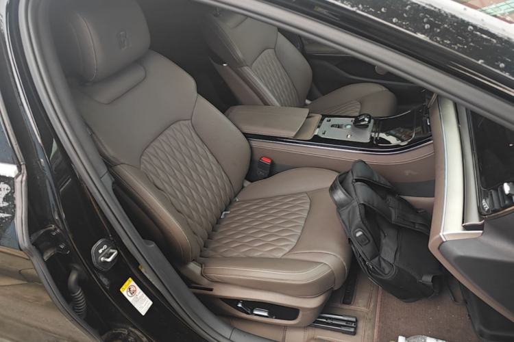Used BYD Han 2023 DM-i Champion Edition 121KM Prestige Model Right Front Seat