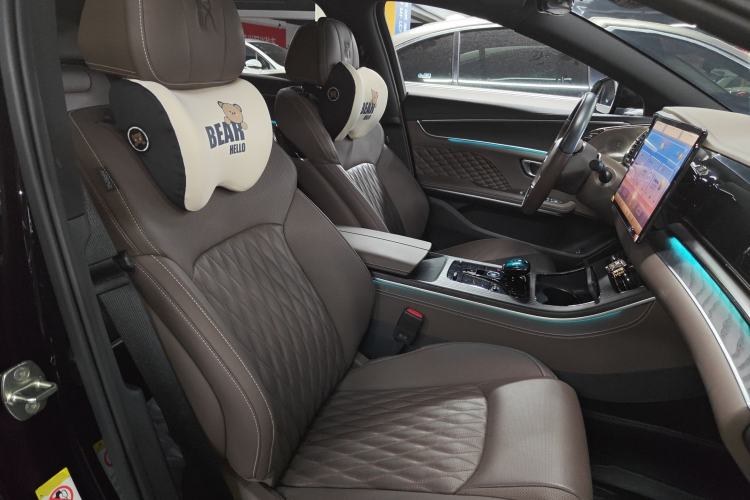 Used BYD Han 2023 DM-i Champion Edition 200KM Premium Model Right Front Seat