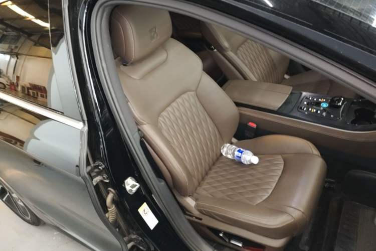 Used BYD Han 2023 EV Champion Edition 605KM Front-Drive Premium Model Right Front Seat