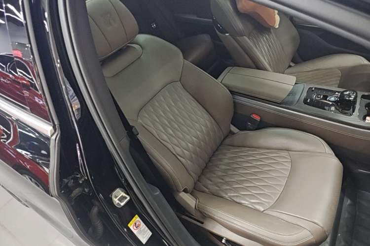 Used BYD Han 2023 DM-i Champion Edition 121KM Prestige Model Right Front Seat